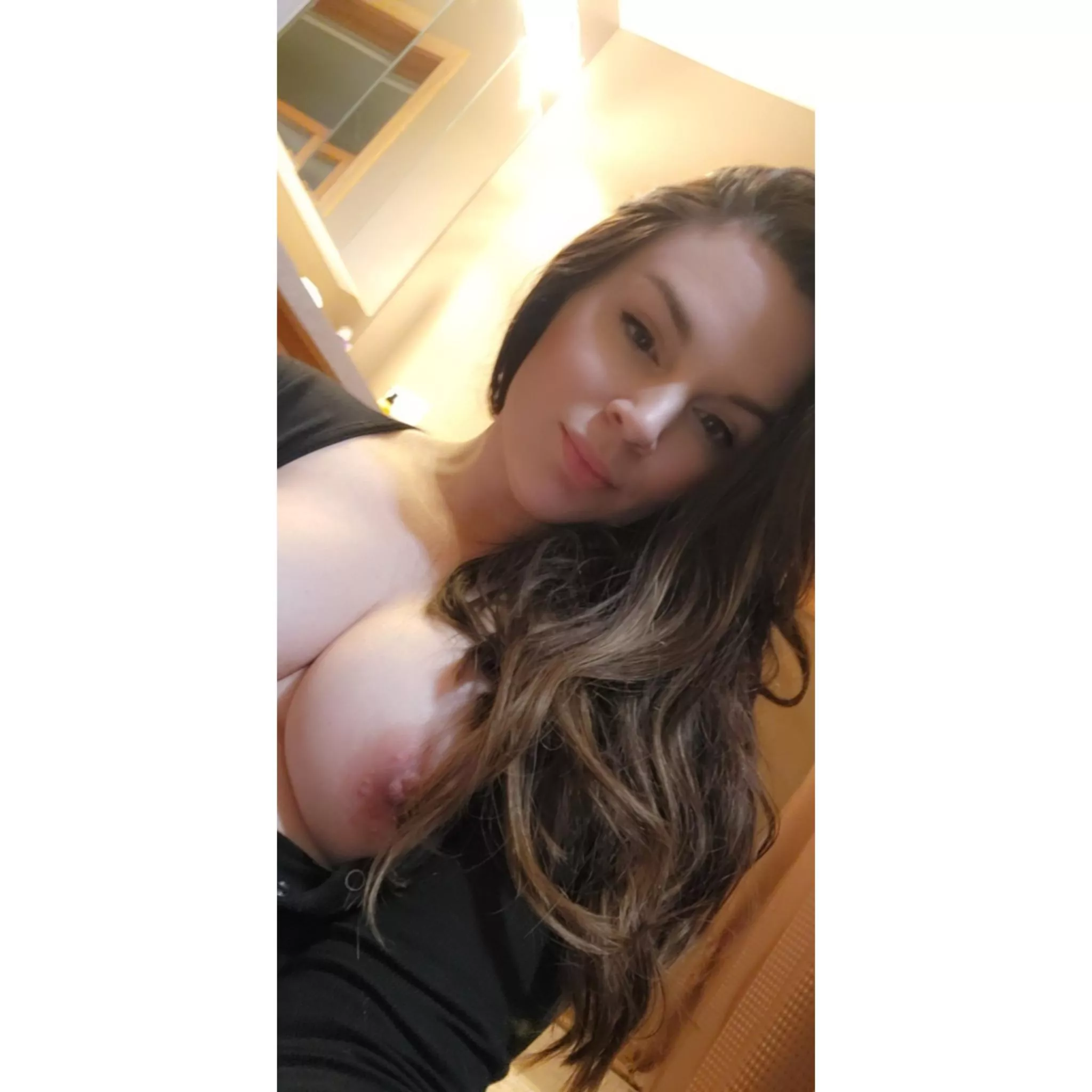 mommy felt pretty today 🥰 posted by milf_era