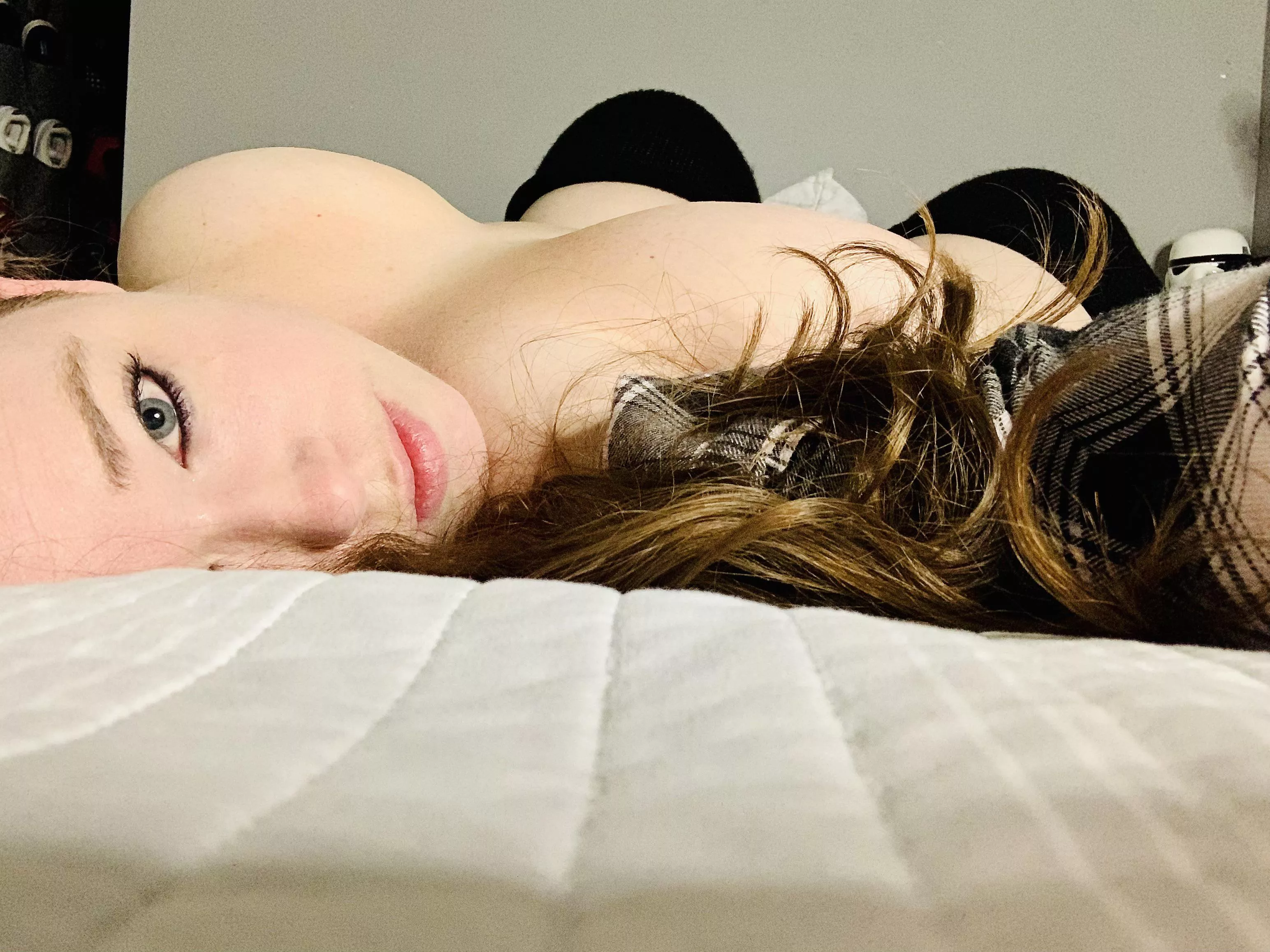 Mommy is enjoying a little down time 😘 posted by ivymiaexplicit