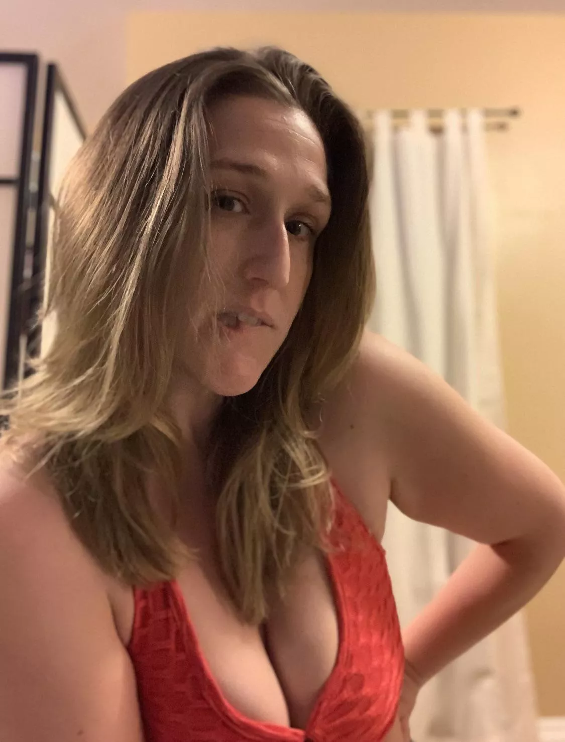 Mommy wants someone to cum with posted by _ThiccLouise_