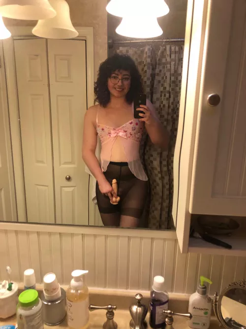 mom's panties, mom's stockings and mom's dildo by sissyserahhh