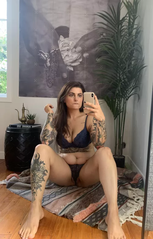 Moms with tattoos (F) by handcrafted89