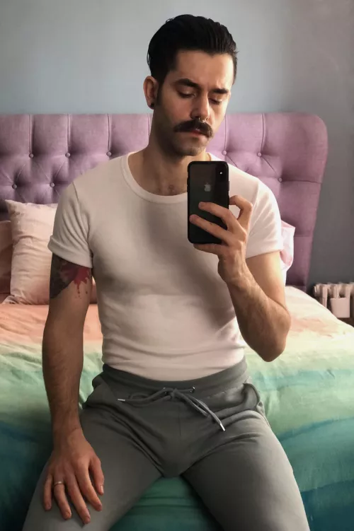 Monday blues on a Tuesday 💆🏻‍♂️ by traaxa