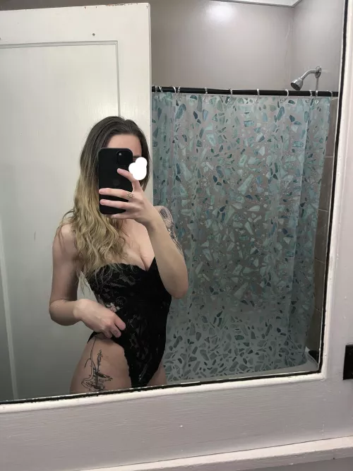 monday mirror selfie 🪞 by violetvir66