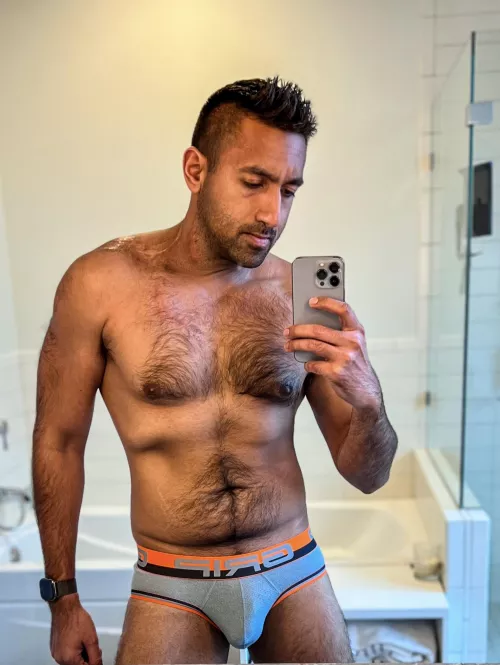 Monday morning bulge by mkydrs