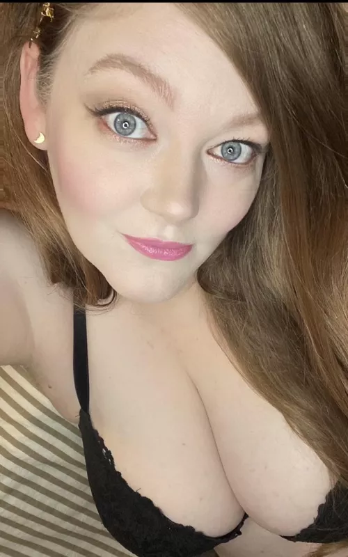 Monday morning smiles by Toyrobot2285