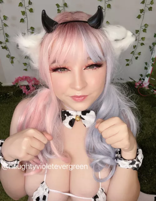 Moo! Am I a cute cow 👉🏻👈🏻 by Violet-Evergreen