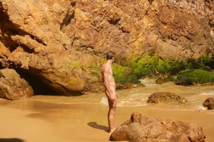 More In Algarve beaches, Portugal…true paradise… 😉 love to read what u think with lot of details so much. Ask me whatever u want ….➖ by DeltaVoronoi