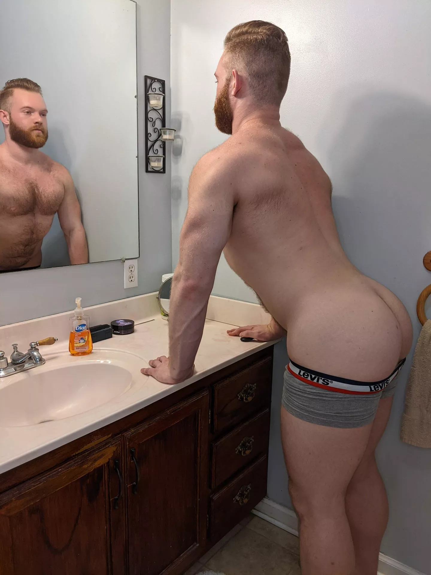 Morning! ☀️🍑 (24) posted by Cosmic-Bro