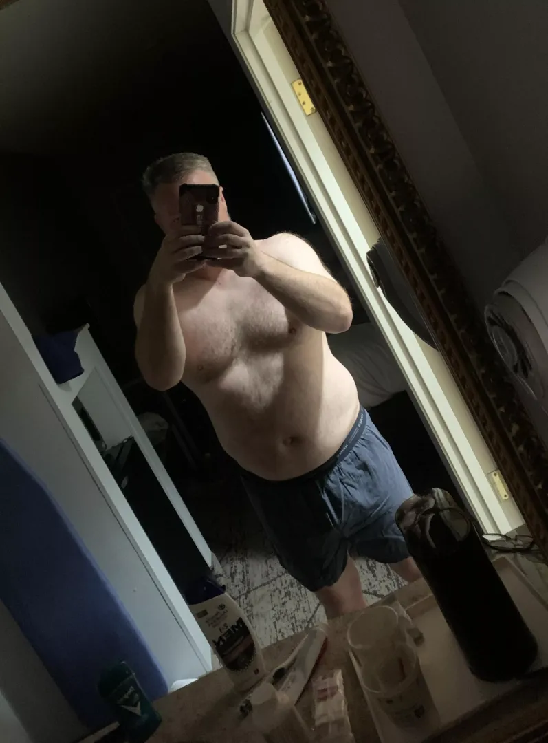 Morning at the hotel….need some cumpany (47) posted by ShrekLive
