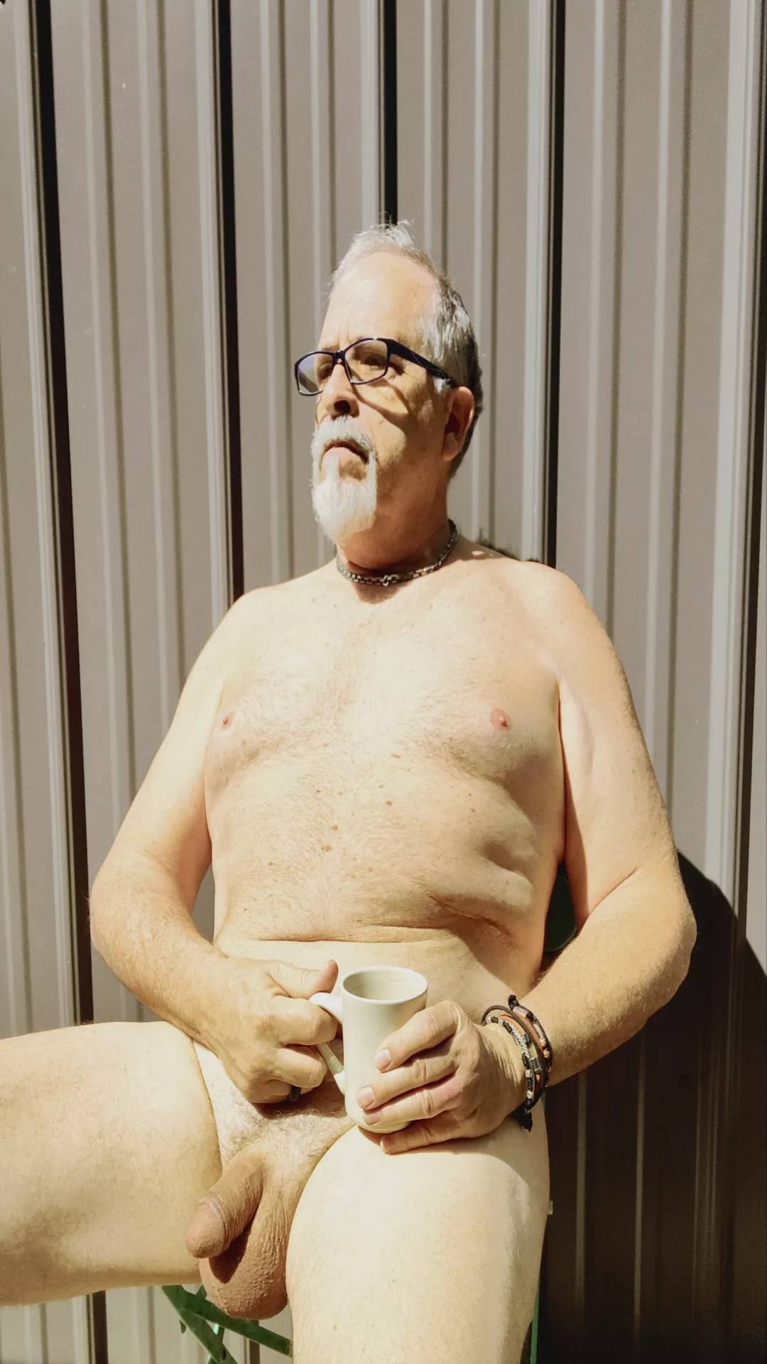 Morning coffee al fresco and al natural. posted by Hankster_116