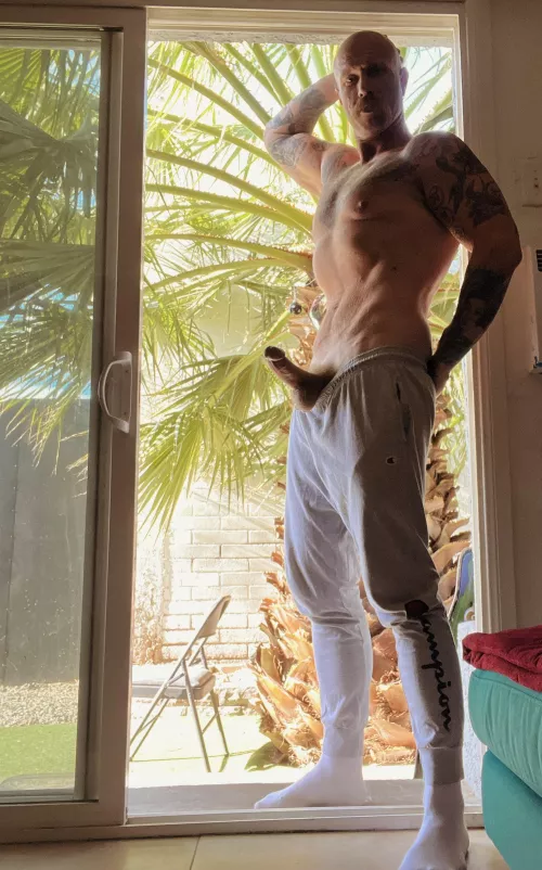 Morning Muscles by HansVonHung