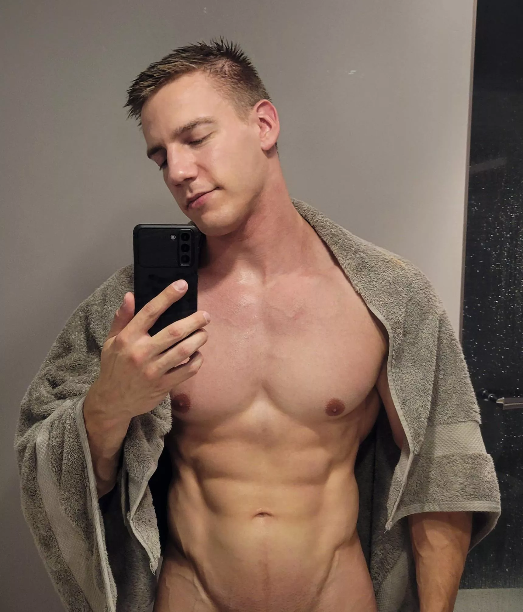 Morning shower always feel good 😇 posted by John_fitness91