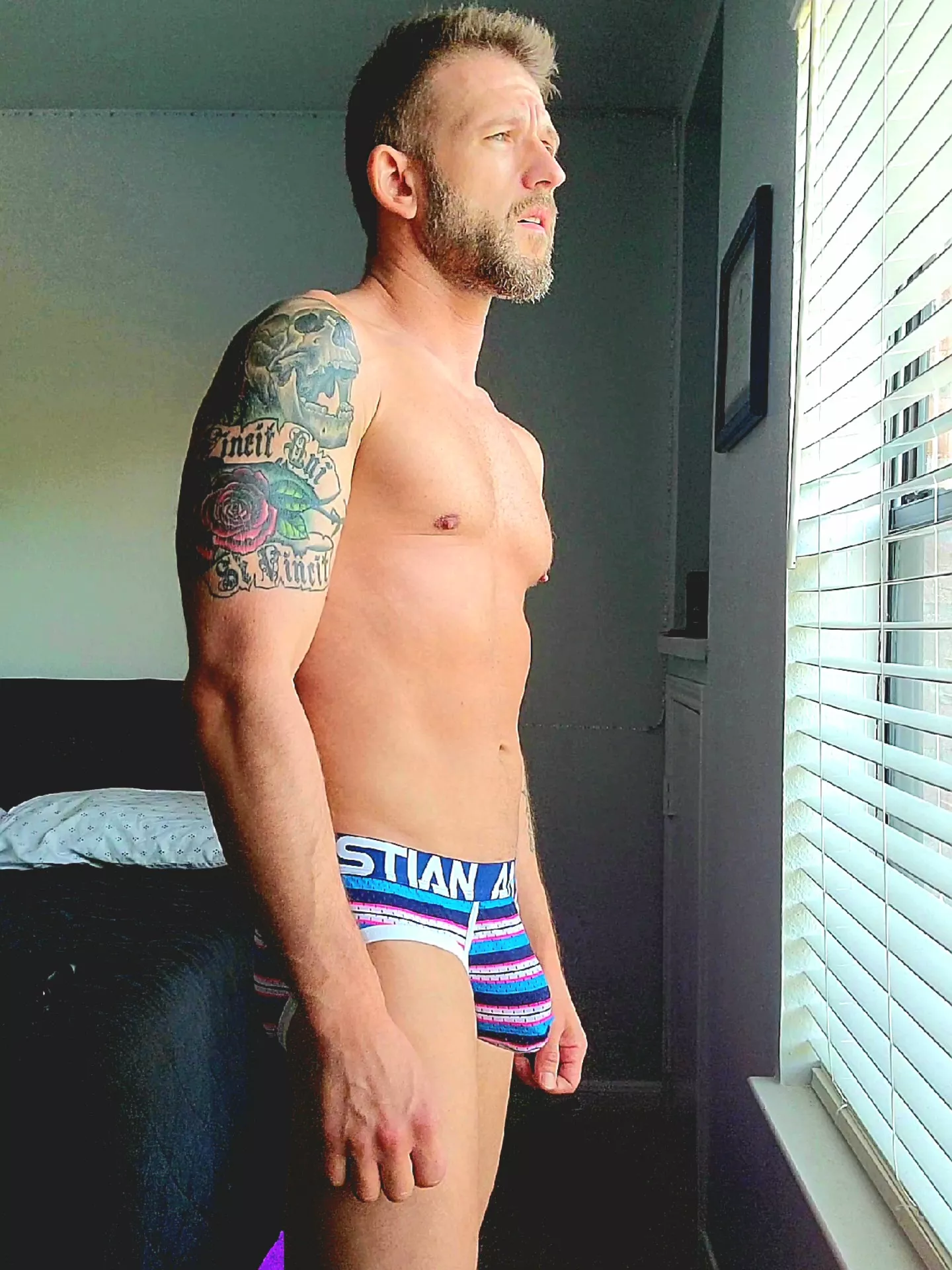 Morning Sunshine on my bulge posted by captainjoexxx