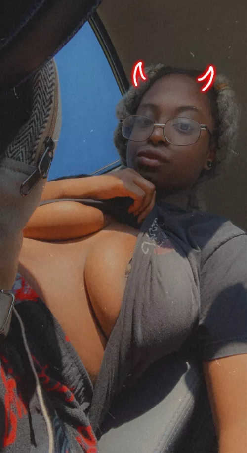 Morning underboob as I get my emissions 😌🖤 by Pasteljoe