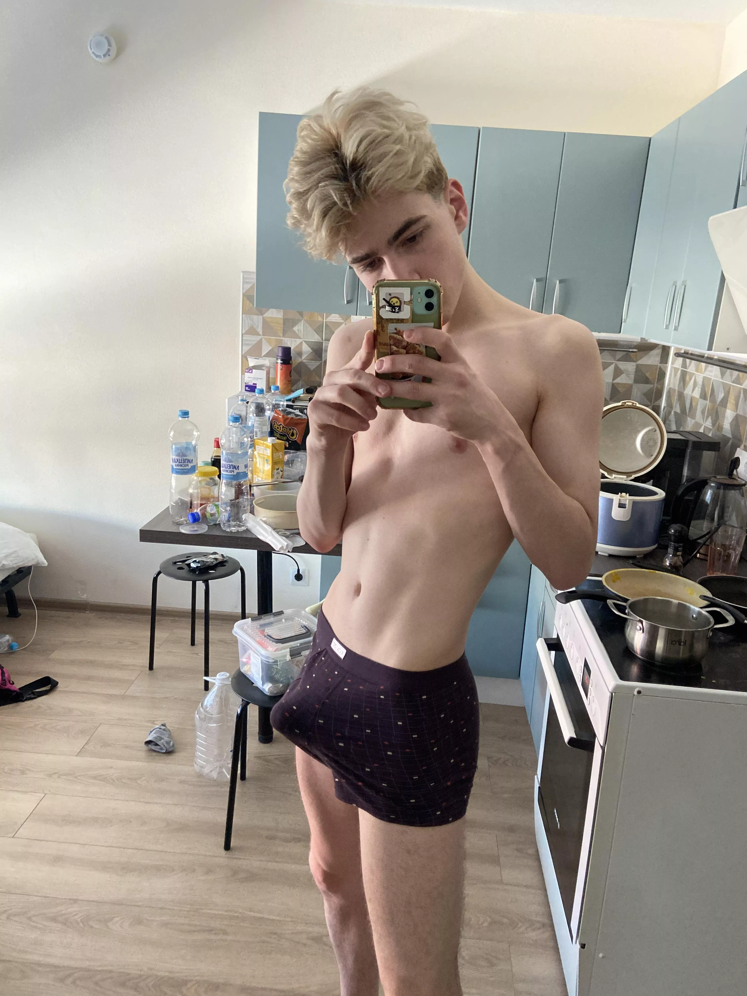 morning😅 posted by R7zRzhOg