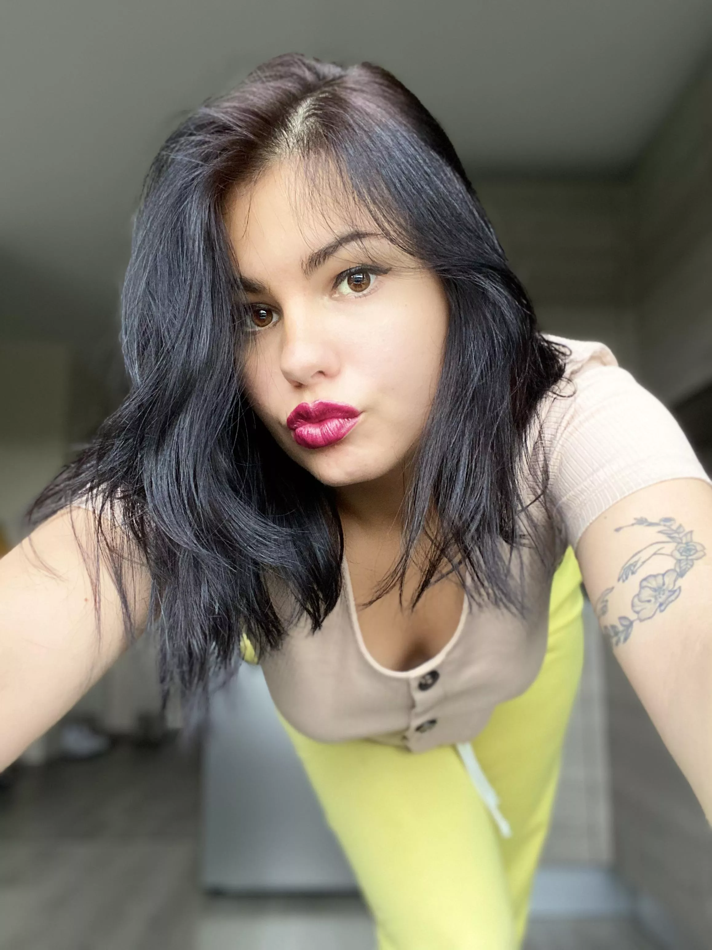 Morning 🥰 what are you up to? posted by illyness98