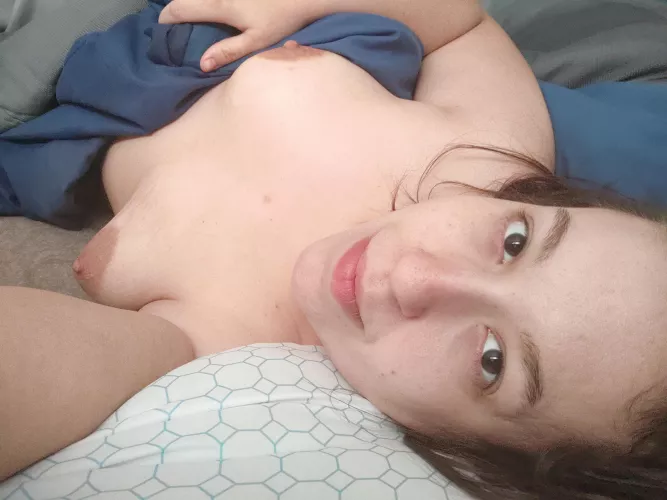 Morning you delicious souls😉🥵 wanna play? by Nearby_Literature728