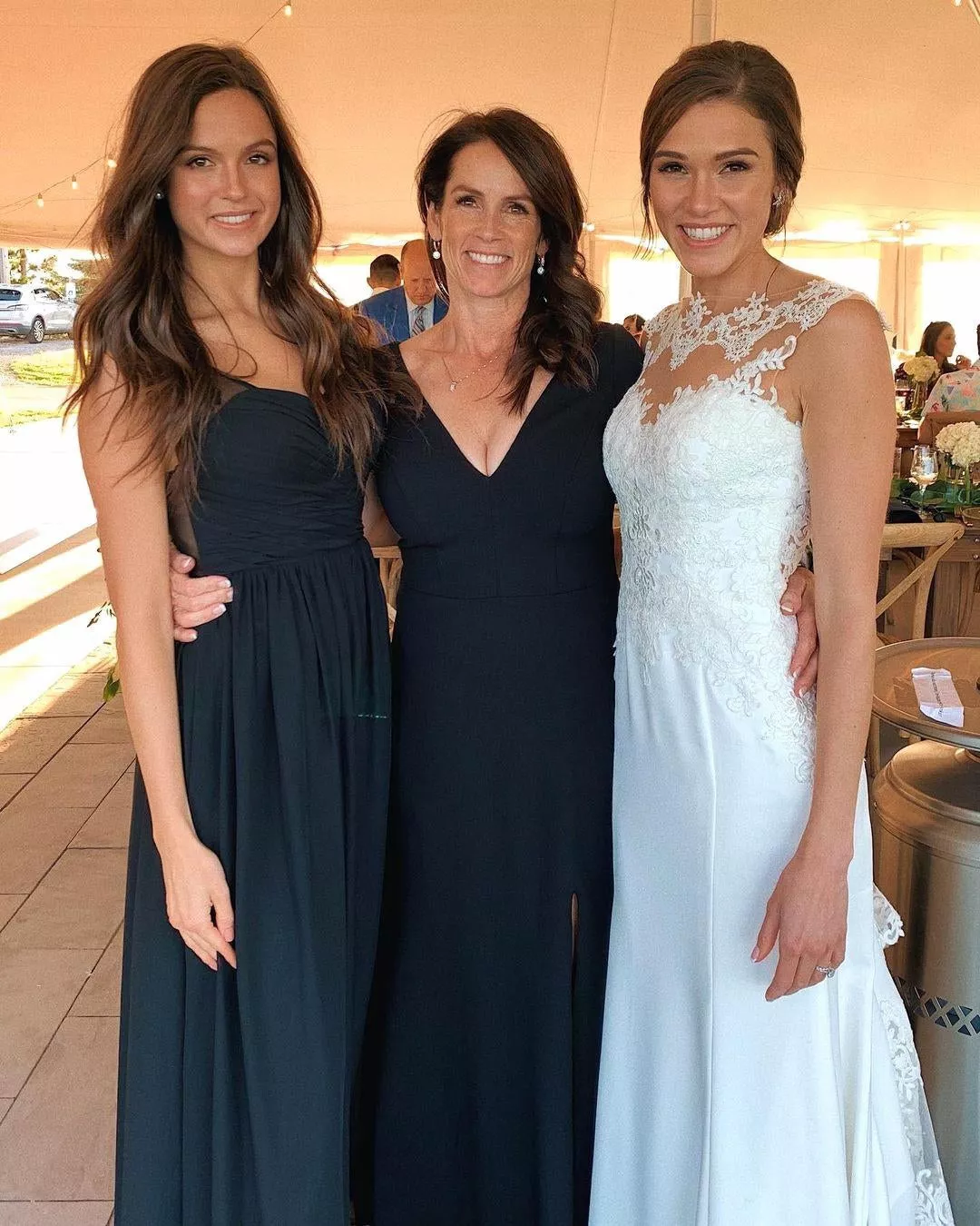 Mother and daughters posted by enriquebakura