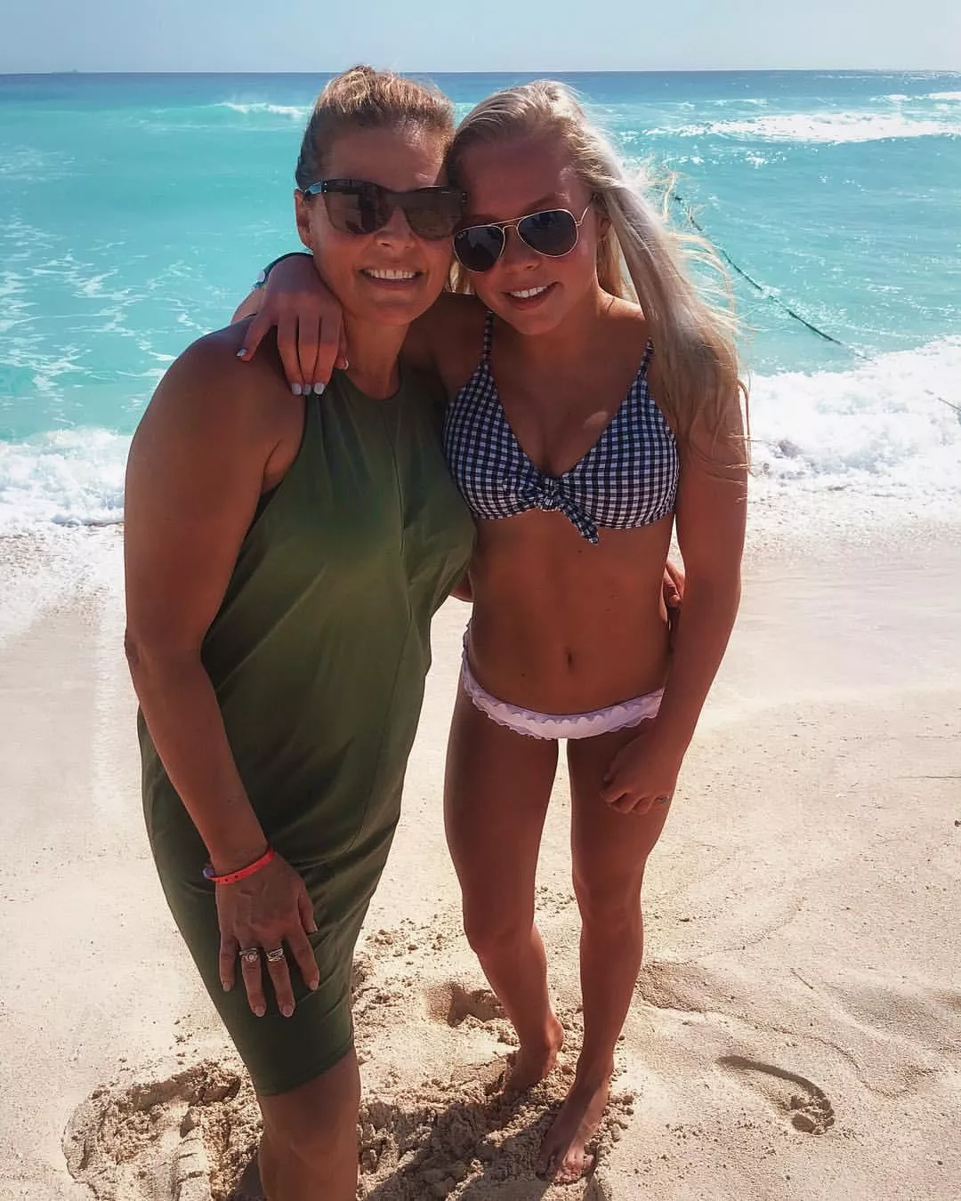 mother daughter at the beach ⛱️😍 posted by ThePinkTaco65