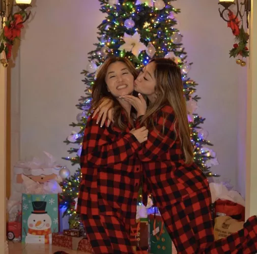 Mother on the left and Daughter on the right by ConfidentGuy81