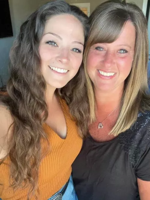 Mother/Daughter by fapperclimate