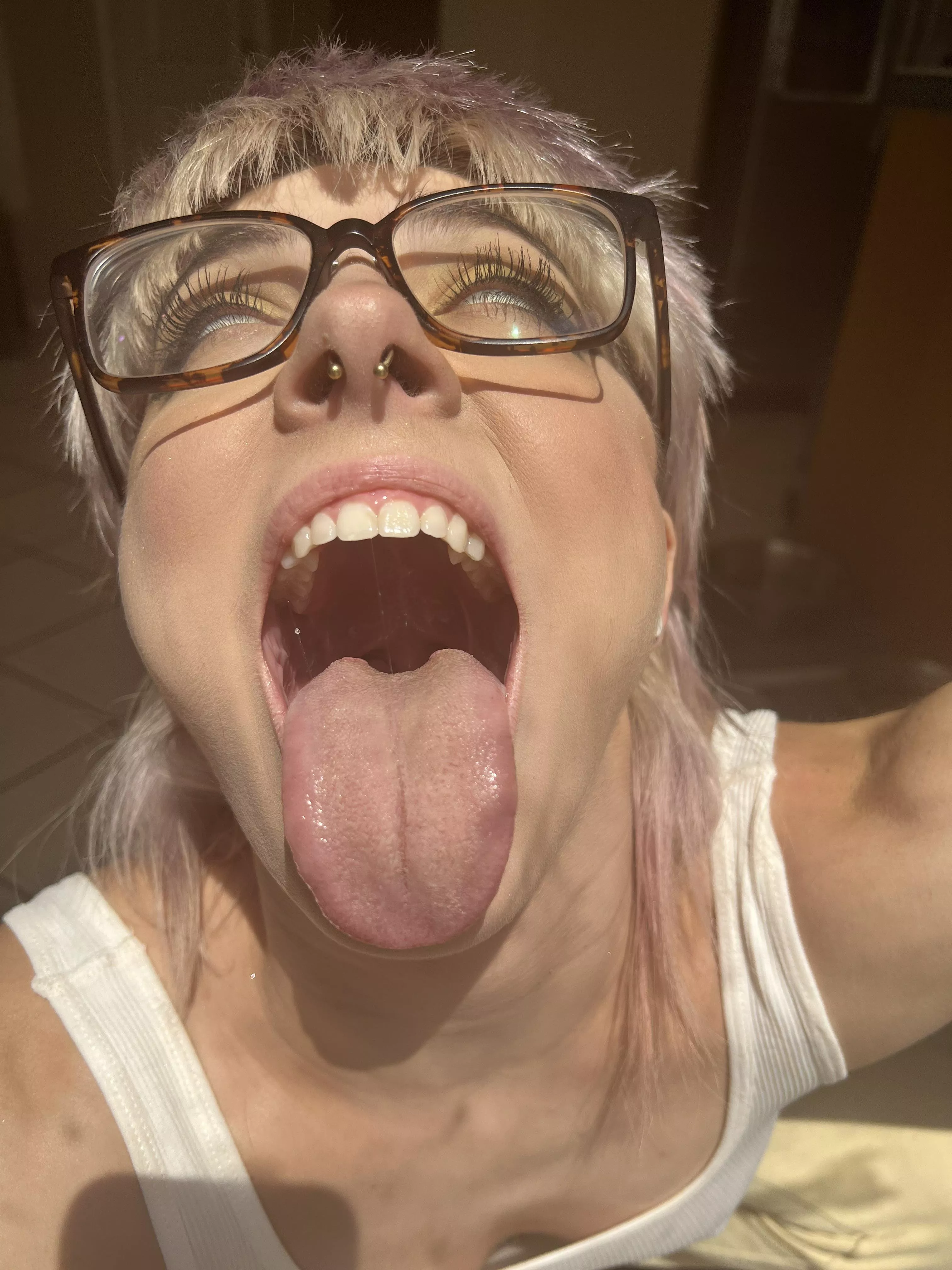 Mouth open, eyes rolling posted by randapanda423