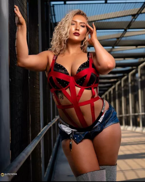 Ms.Lyons🤤 by Spaded_King_1500