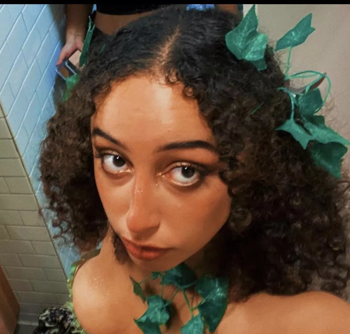 Mulatto looking to be bred posted by white-girl-ava