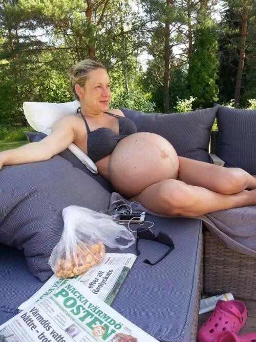 Mum couldn't wait to show off the bump I gave her by amnoartist