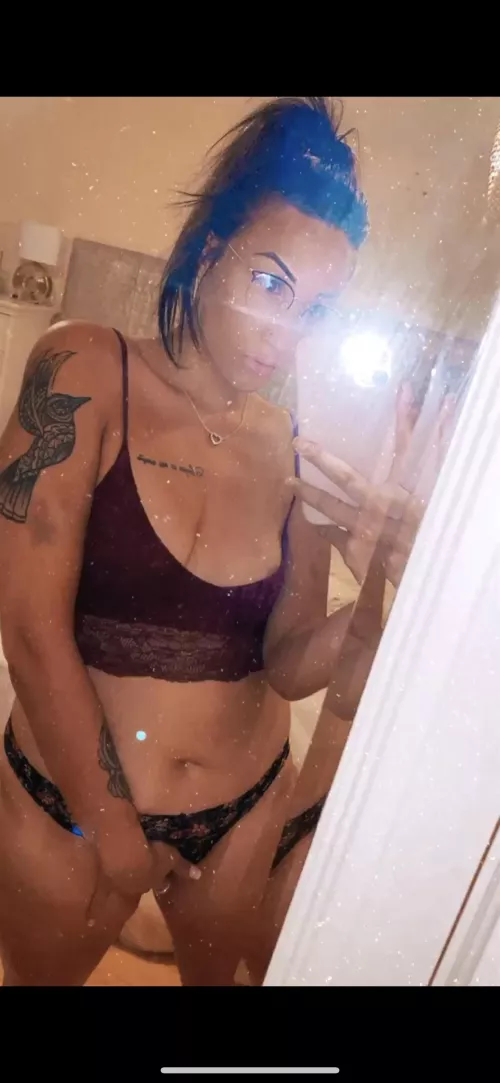 Mum of 1 - showing off my curves by oliviaxx2