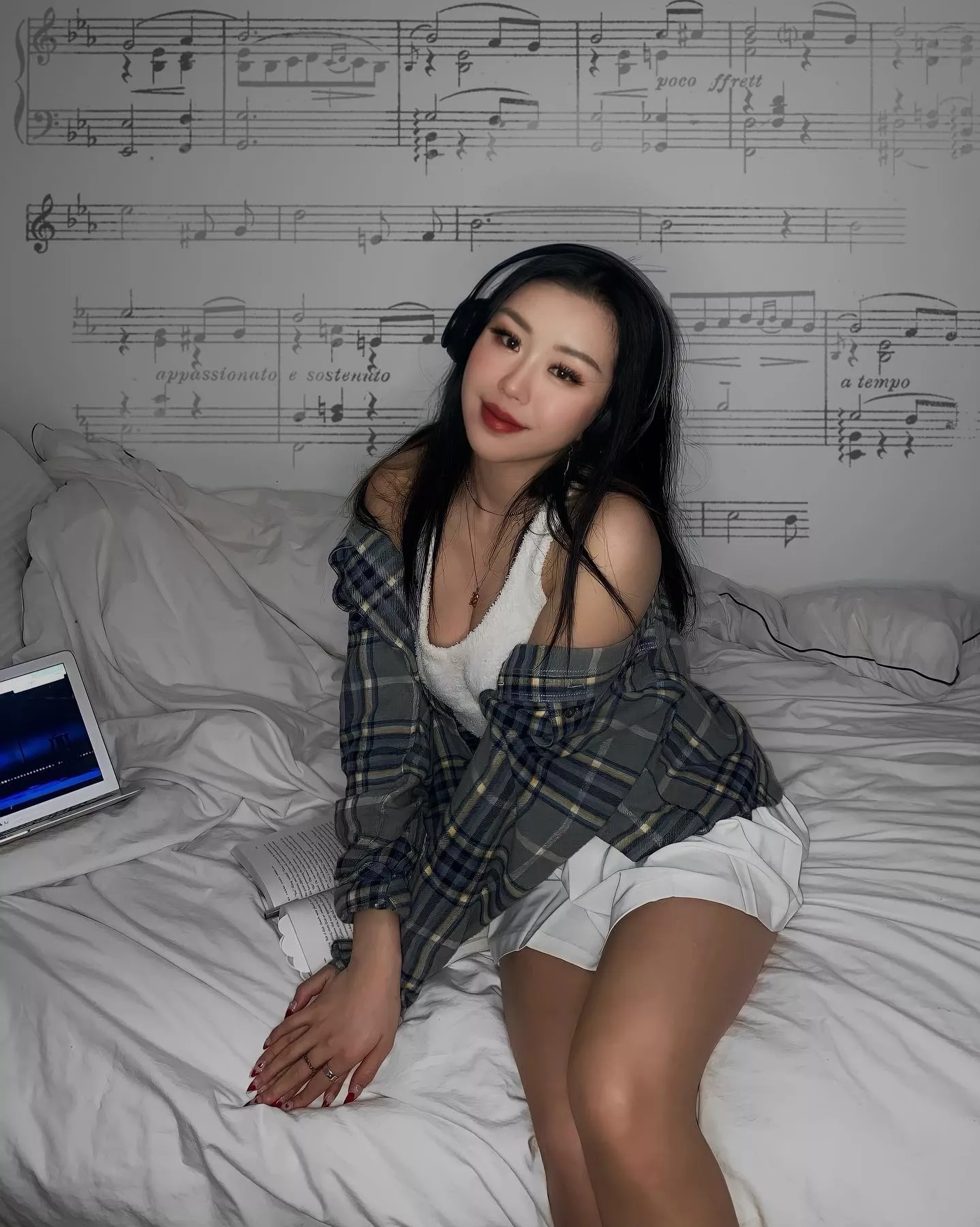 Music to the ears posted by WetAzzPuzzy