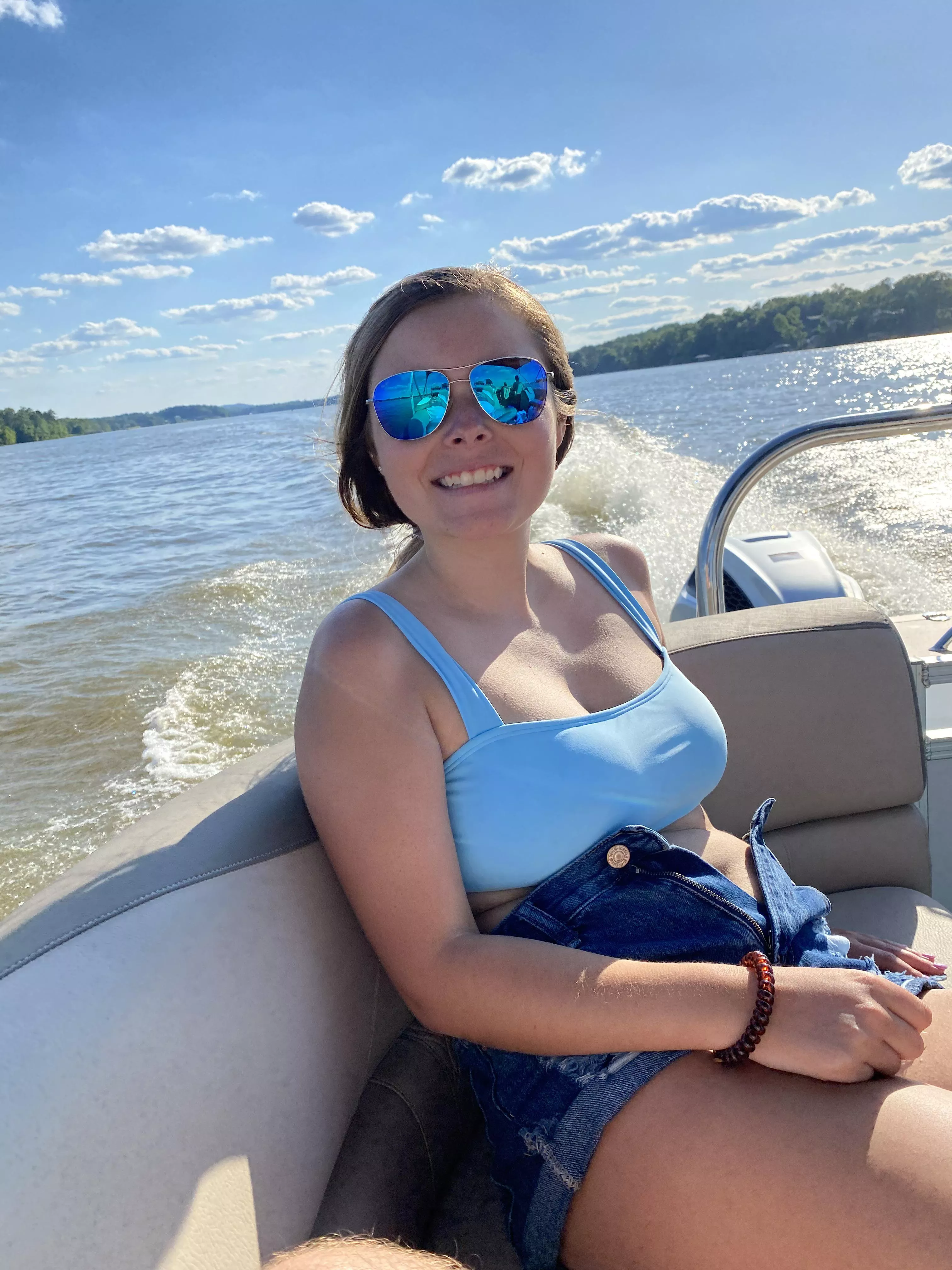 My 22 yo gf. Send me a sample first for a response. Kik:zaccalzone posted by nofacecouple97