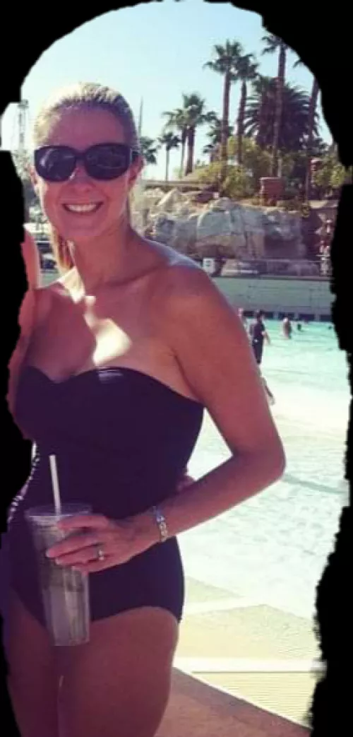 my 42yr old hotwife milf. Jassonhill924 by caged4life