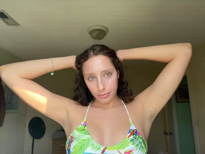 My armpits were sooo stinky before I went swimming by maddytay6