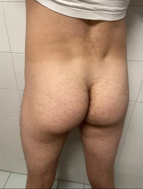 My ass sucks by riccardh0t