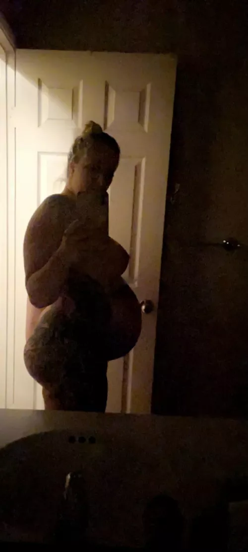 My baby needs milk by sashamonroe12