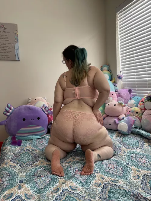 My back rolls are the cutest 💕 by xohellokitten