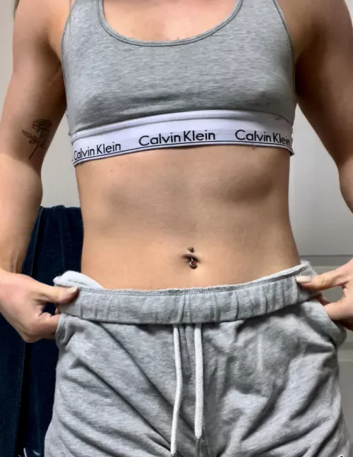 My belly button looks crooked by jessievanna