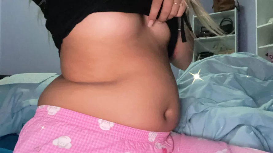 My belly is empty🐷🥺 by foodielover_66