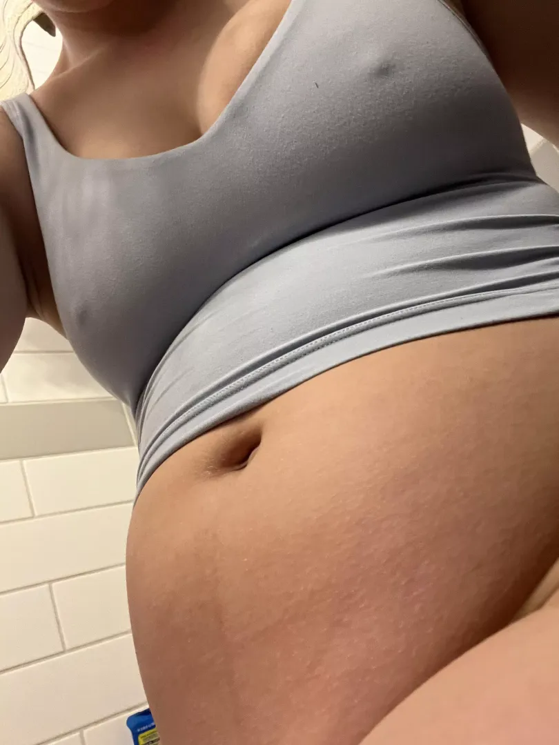 My belly’s so huge now, even when it’s empty 🤤 posted by cremepuffcumpig
