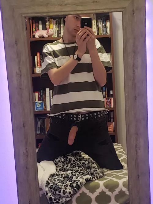 My bf cheated on me, anyone wanna help me fuck the pain away? by drinkingupthe