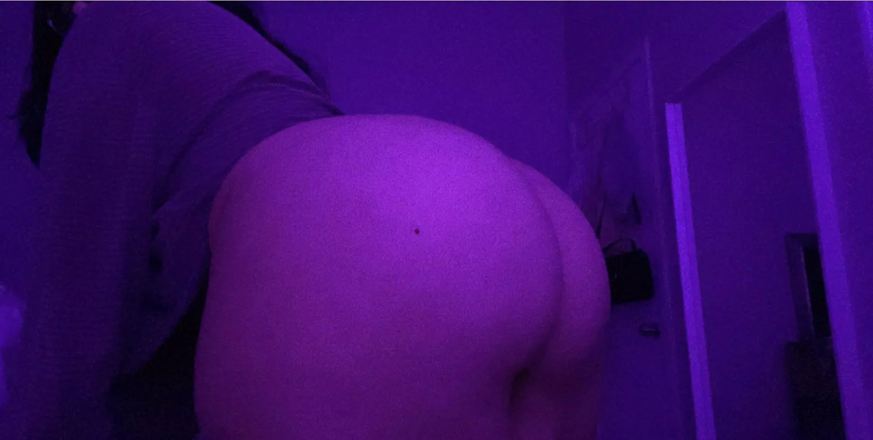 my boyfriend broke up with me. do you want to fuck the sadness out of me? posted by ashleyy07