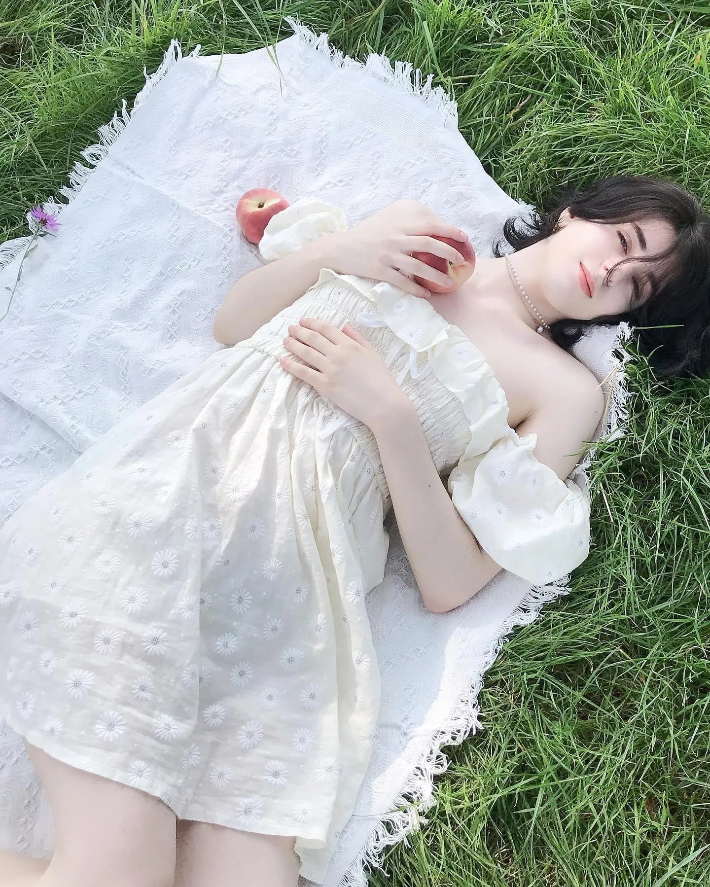 My boyfriend took this picture when we were going on a picnic 🧺 date 💕 posted by leopayan1999