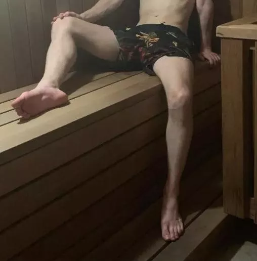 My buddirs hot ass feet  posted by requesthorrified