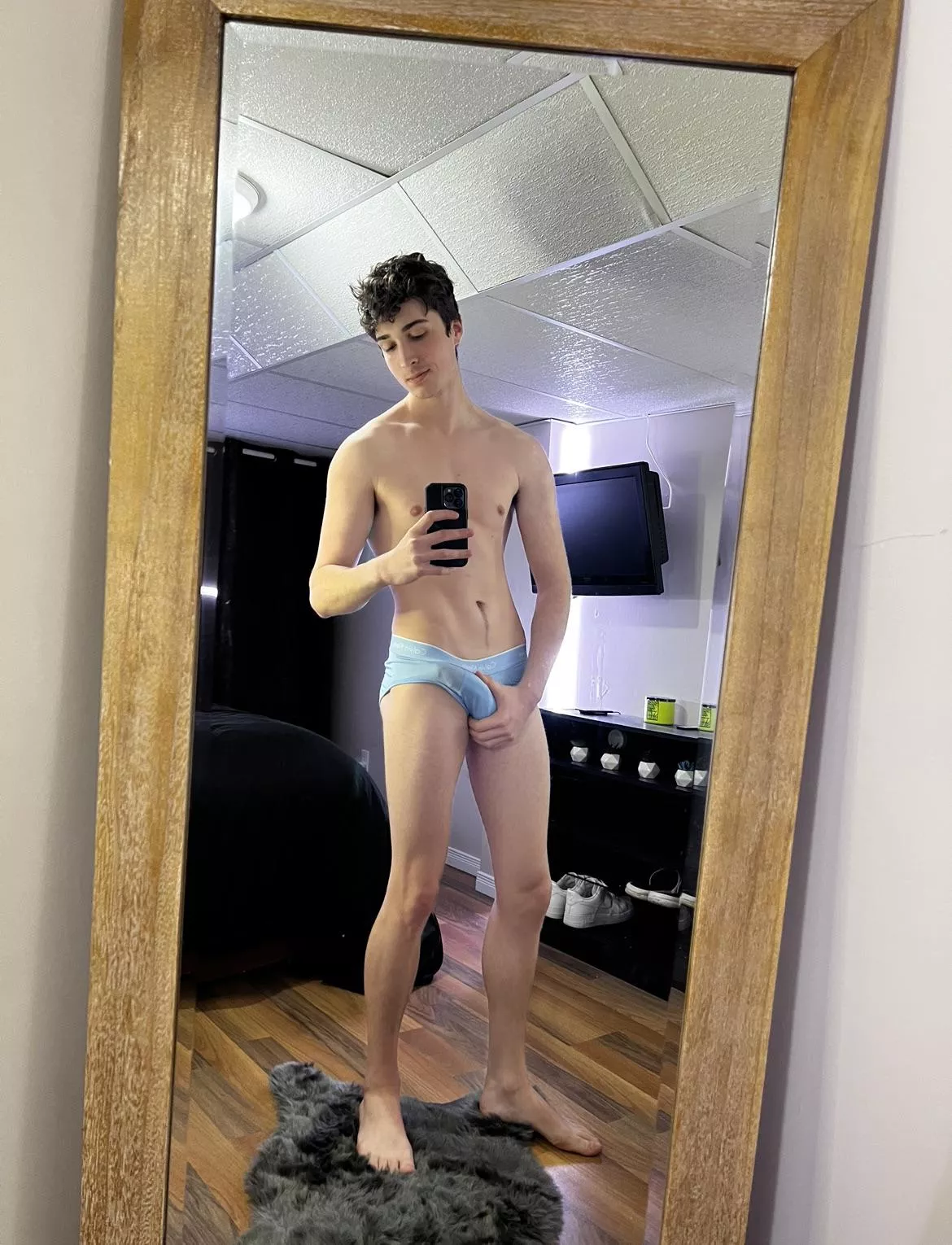 My bulge is throbbing posted by sadboycad