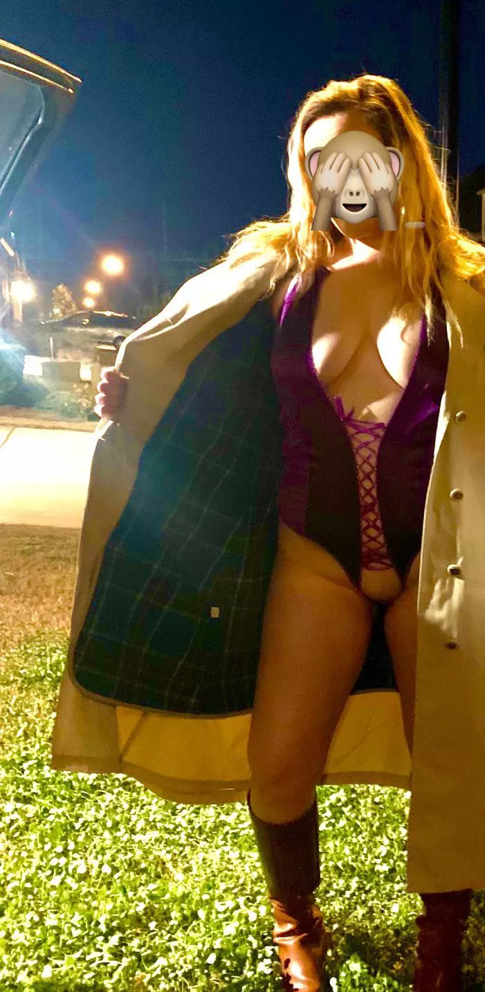 My bull made me wear this on our last date. When my hubby picked me up afterwards, I let him get this pic😈🔥😈 posted by MrsGlitterGoddess