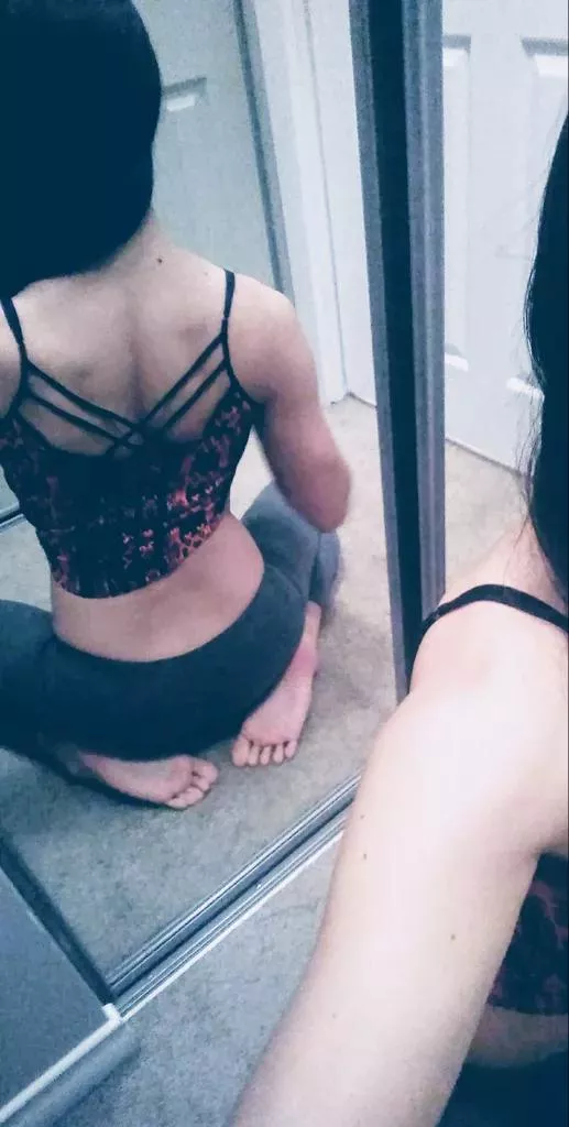 My butt is sitting on my feet 😁 posted by acutedilemma