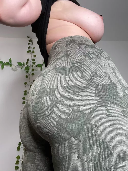 My butt looks great in these pants 😜 by honeytxxx_
