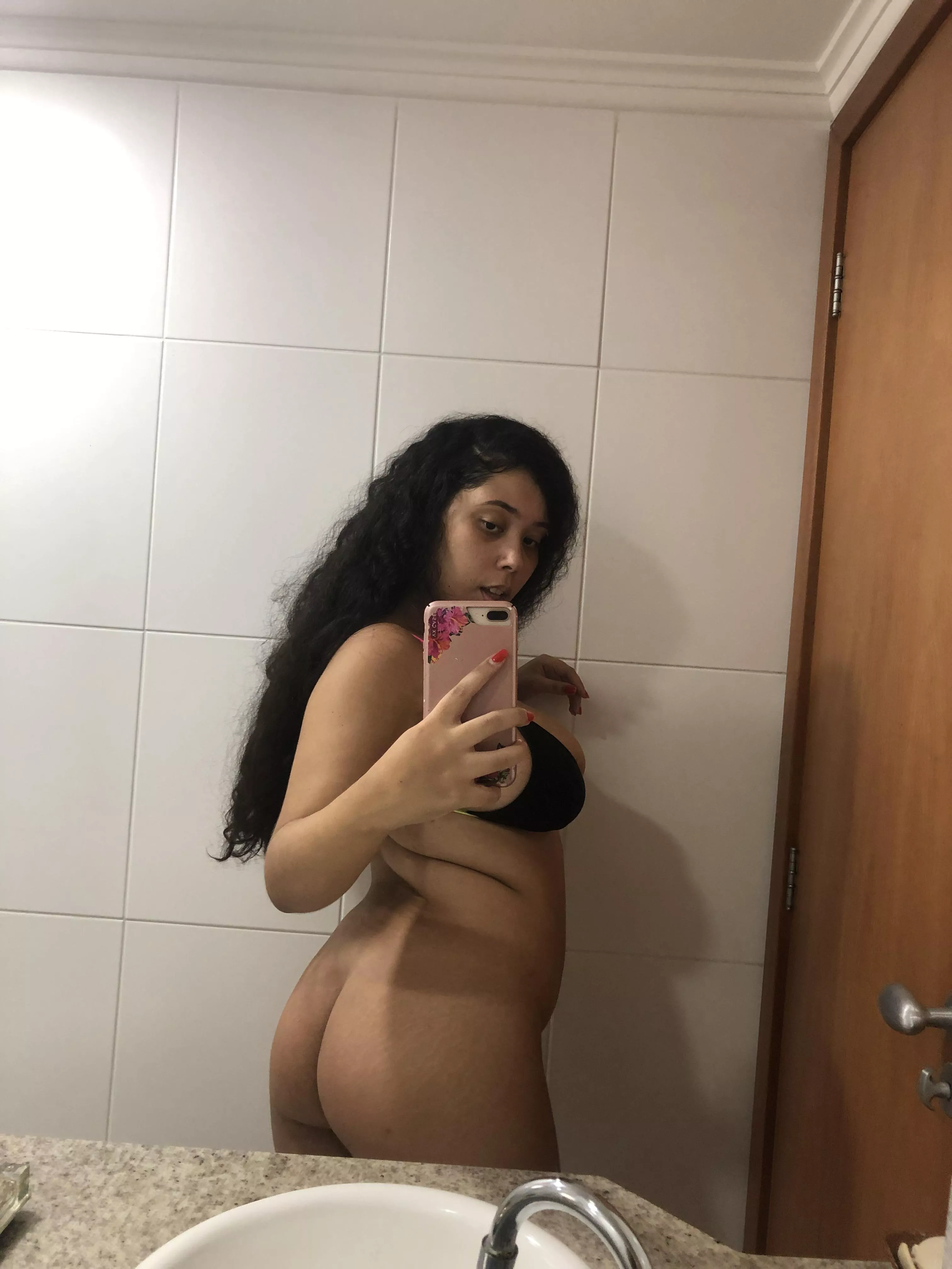 My butt needs a good glazing… 🔥 posted by marialbcostaa