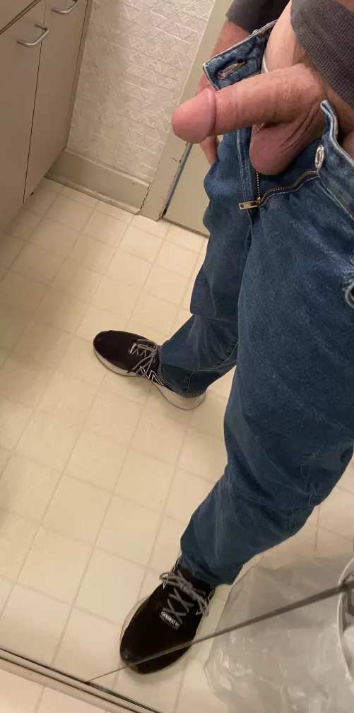 My dad (45) semi softie grows to almost 7 inches by 1234eljefe43212